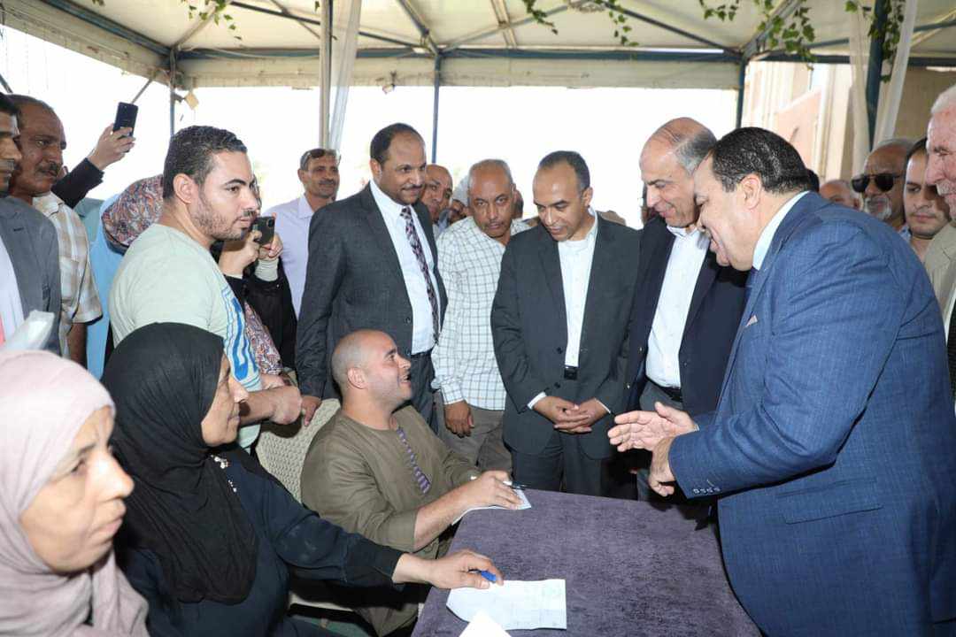 محافظ المنيا يشهد تدشين فعالية “بداية أمل” لمحو الأمية بمركز شباب ناصر