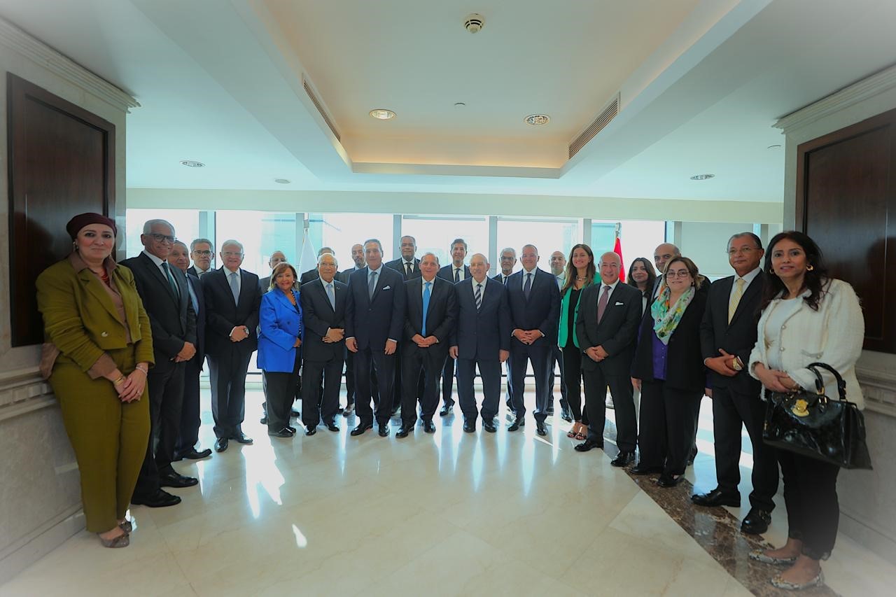 تقديرا لعطائهم.. البنك الأهلي يكرم “هشام عكاشة” وأعضاء مجلس الإدارة بمناسبة إنتهاء مدتهم