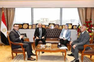 وزيرا الإسكان والتعليم يتابعان موقف إدارة وتشغيل المنظومة التعليمية بالمدن الجديدة