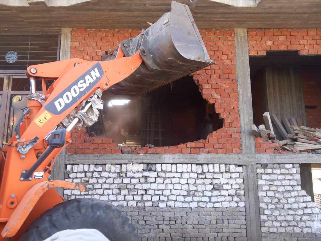 محافظ المنيا: إزالة 570 حالة تعدٍ واسترداد 367 فدانًا ضمن المرحلة الأولى من الموجة 24