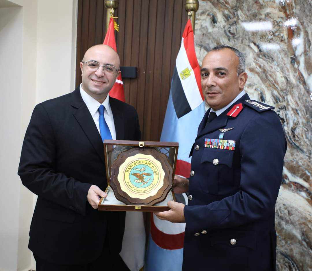 محافظ بني سويف يزور القاعدة الجوية لتقديم التهنئة بالذكرى  الـ51 لانتصارات أكتوبر