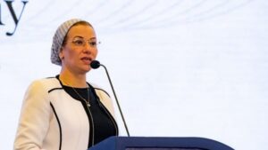 وزيرة البيئة توجه بتكثيف الحملات على محاور مواجهة نوبات تلوث الهواء