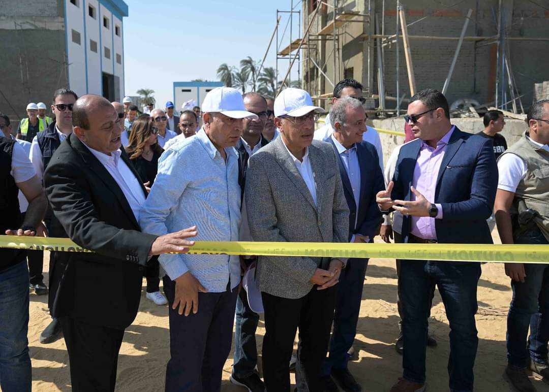 رئيس الوزراء يتفقد محطة مياه “العدوة” بالمنيا