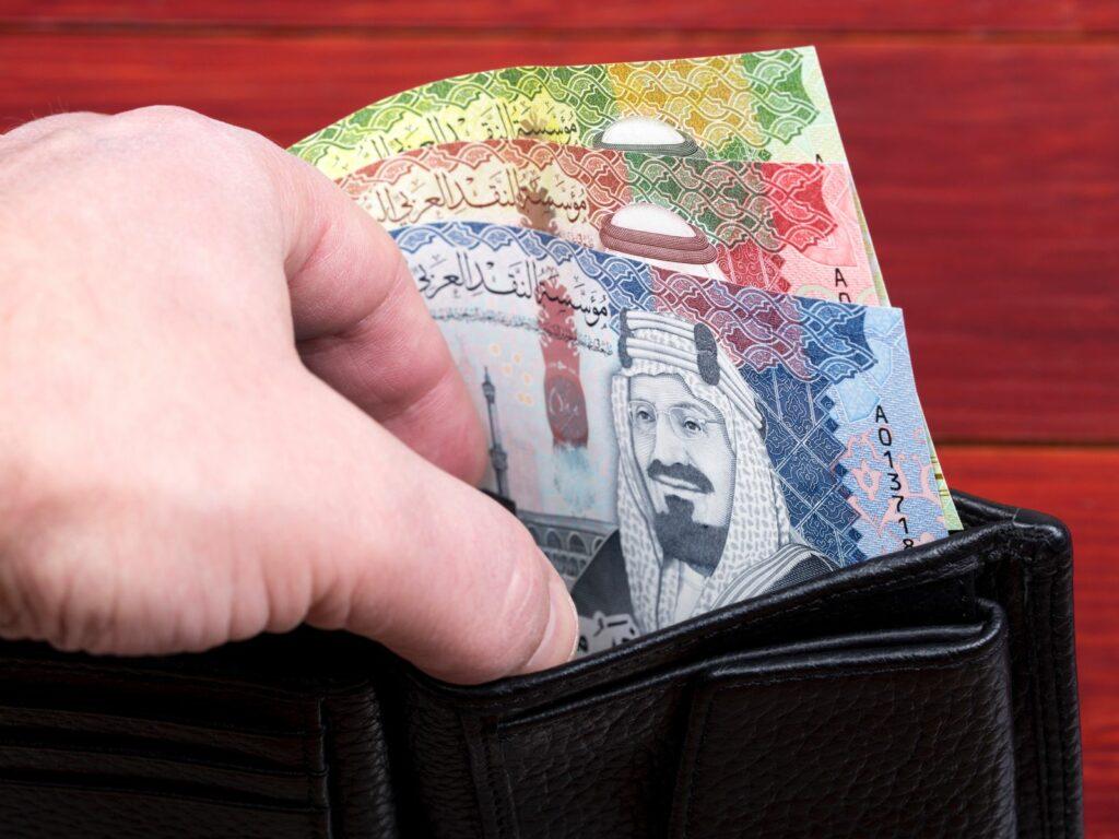 سعر الريال السعودي أمام الجنيه اليوم الخميس
