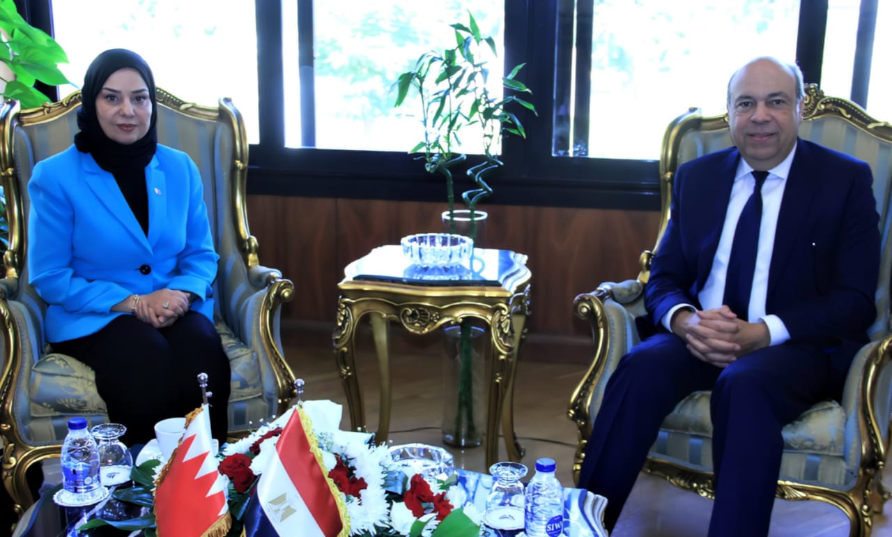 وزير الطيران يبحث مع سفيرة البحرين بالقاهرة مجالات التعاون المشترك