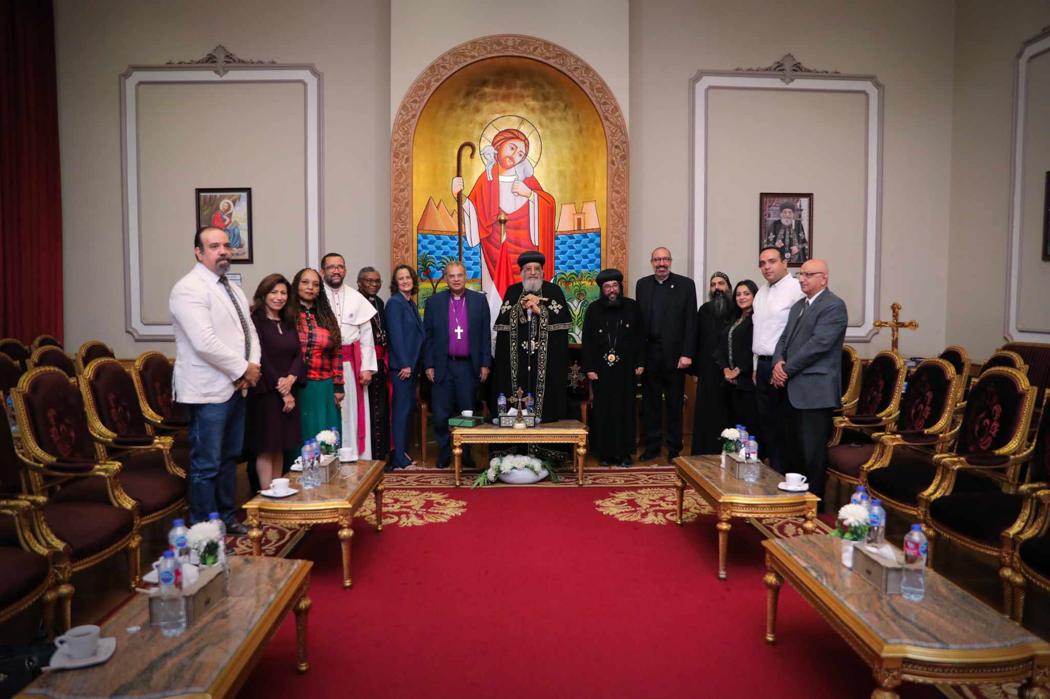 رئيس الطائفة الإنجيلية   ووفد كنائس جنوب افريقيا يلتقون البابا تواضروس الثاني