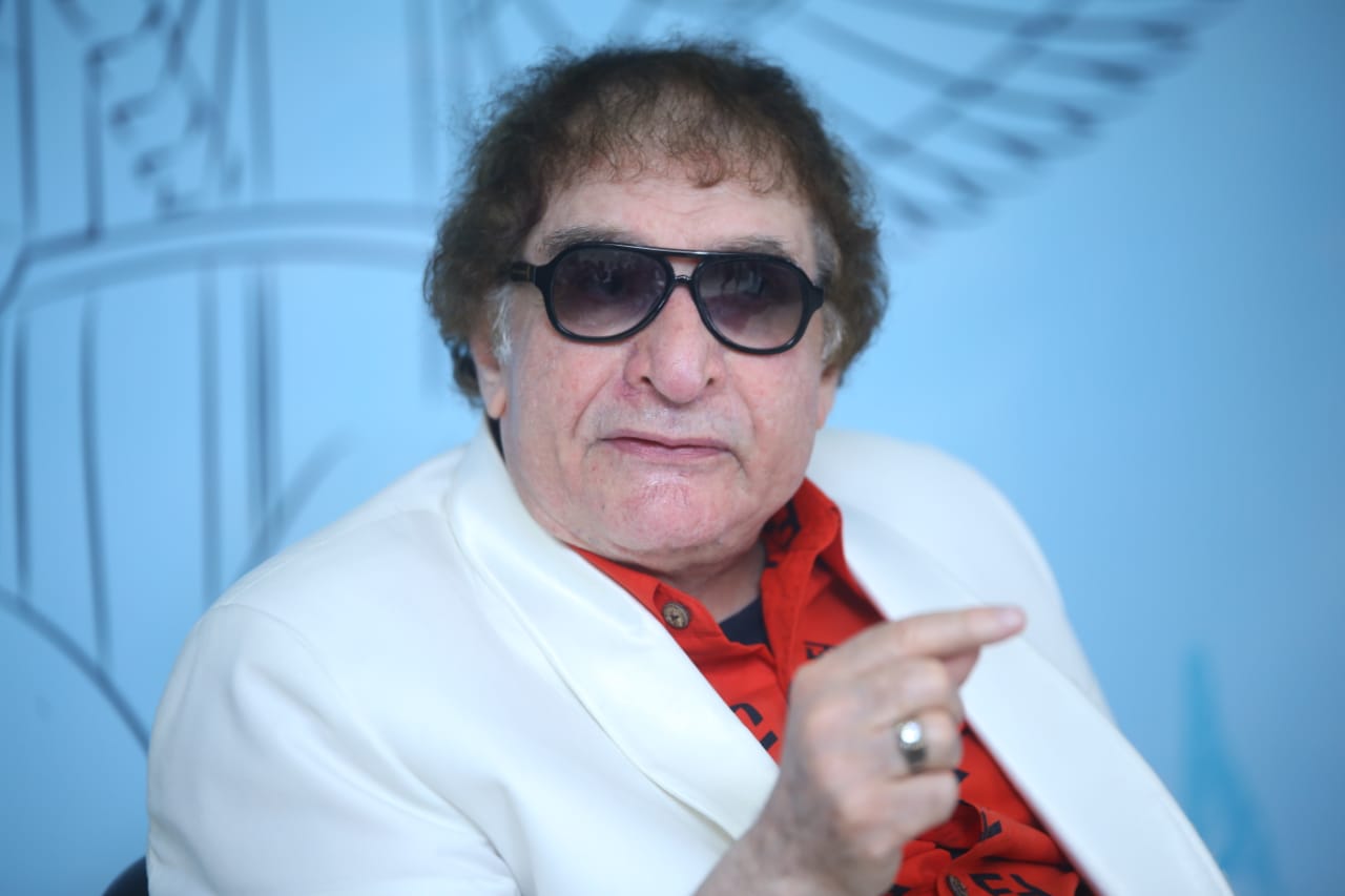 نُقل إلى المستشفى بعد احتفاله بعيد ميلاده.. ماذا حدث لـ”محيي إسماعيل”؟