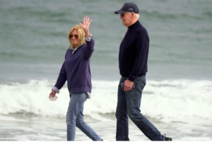 نجل ترامب يهاجم زوجة “بايدن” بعد إعلان إصابته بالسرطان