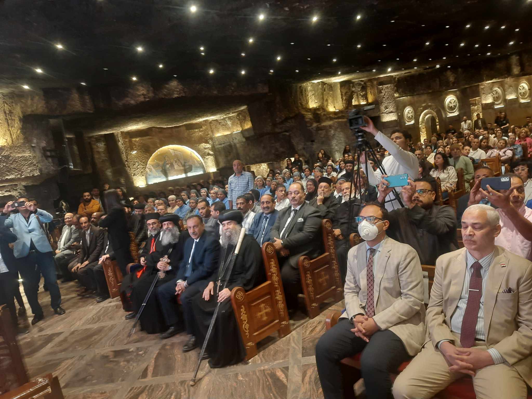 محافظ أسيوط يشهد احتفالية “المسار” بدير السيدة العذراء بدرنكه