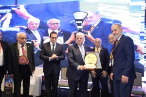 وزيرا الصحة والتعليم العالي يشهدان أحدث التطورات في مجال أمراض الجهاز الهضمي