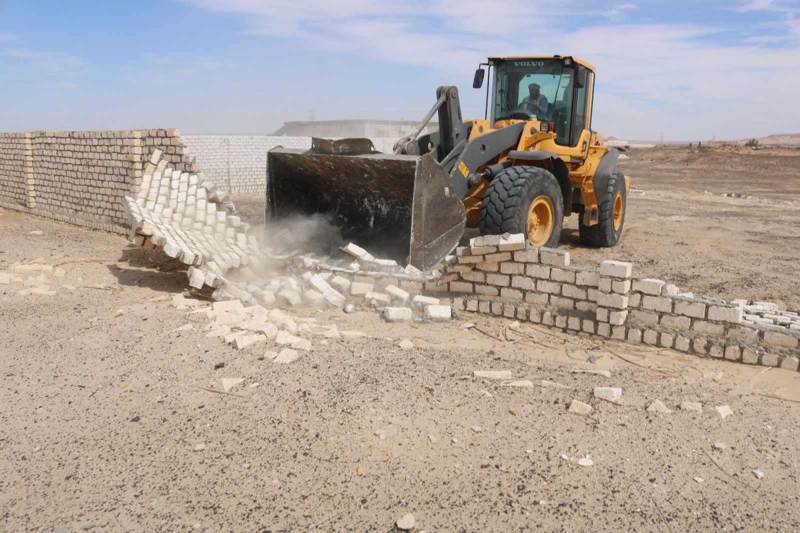 إزالة 72 حالة تعدي على أراضي زراعية واملاك الدولة بالواحات البحرية فى الجيزة