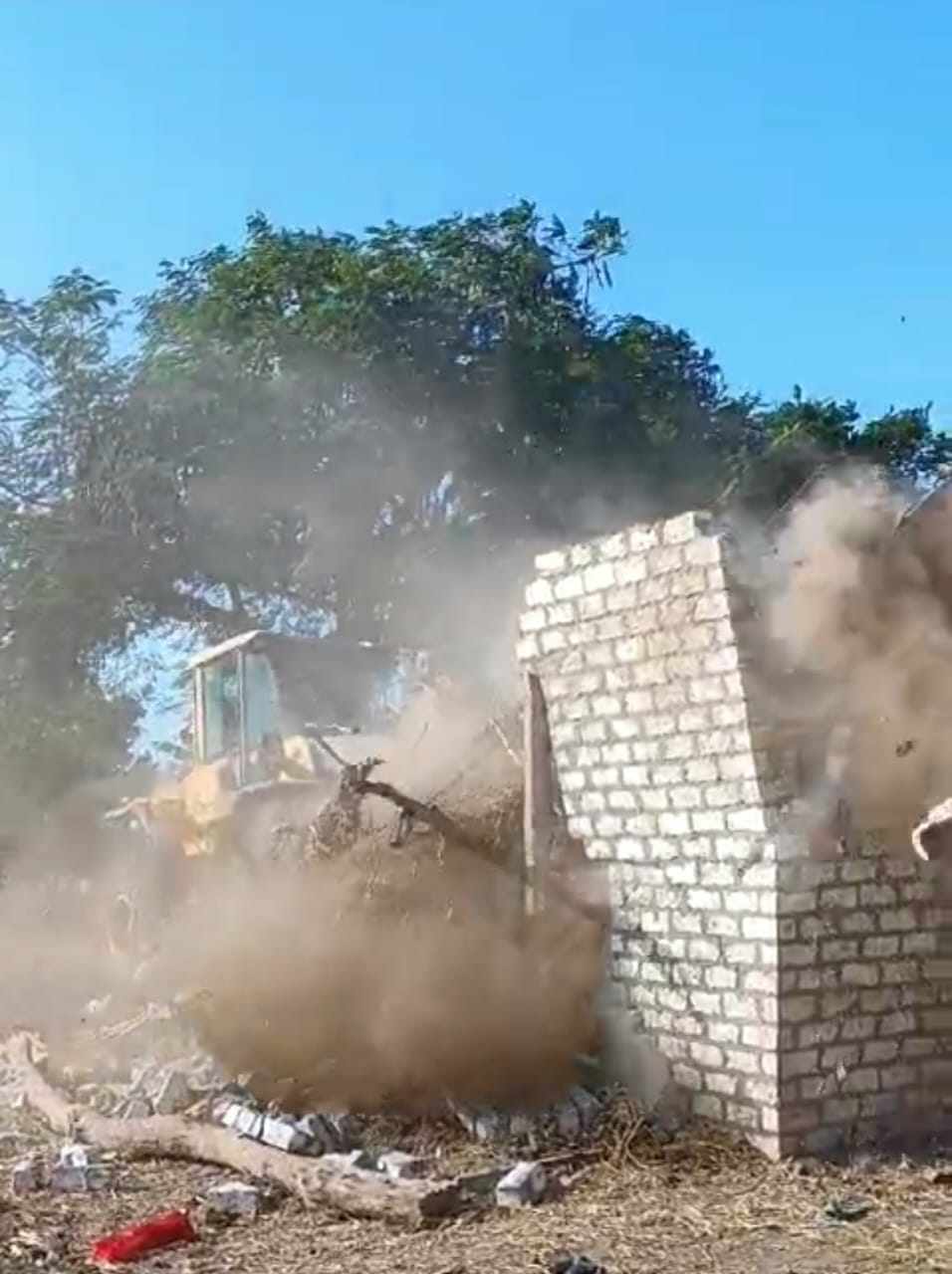 إزالة 30 حالة تعدي على نهر النيل بمنشآة القناطر في الجيزة