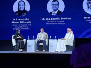 وزير الإسكان يشرح التجربة العمرانية المصرية بالمدن الجديدة