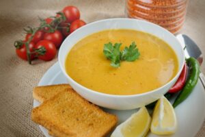  شوربة العدس الأصفر على طريقة سالي فؤاد