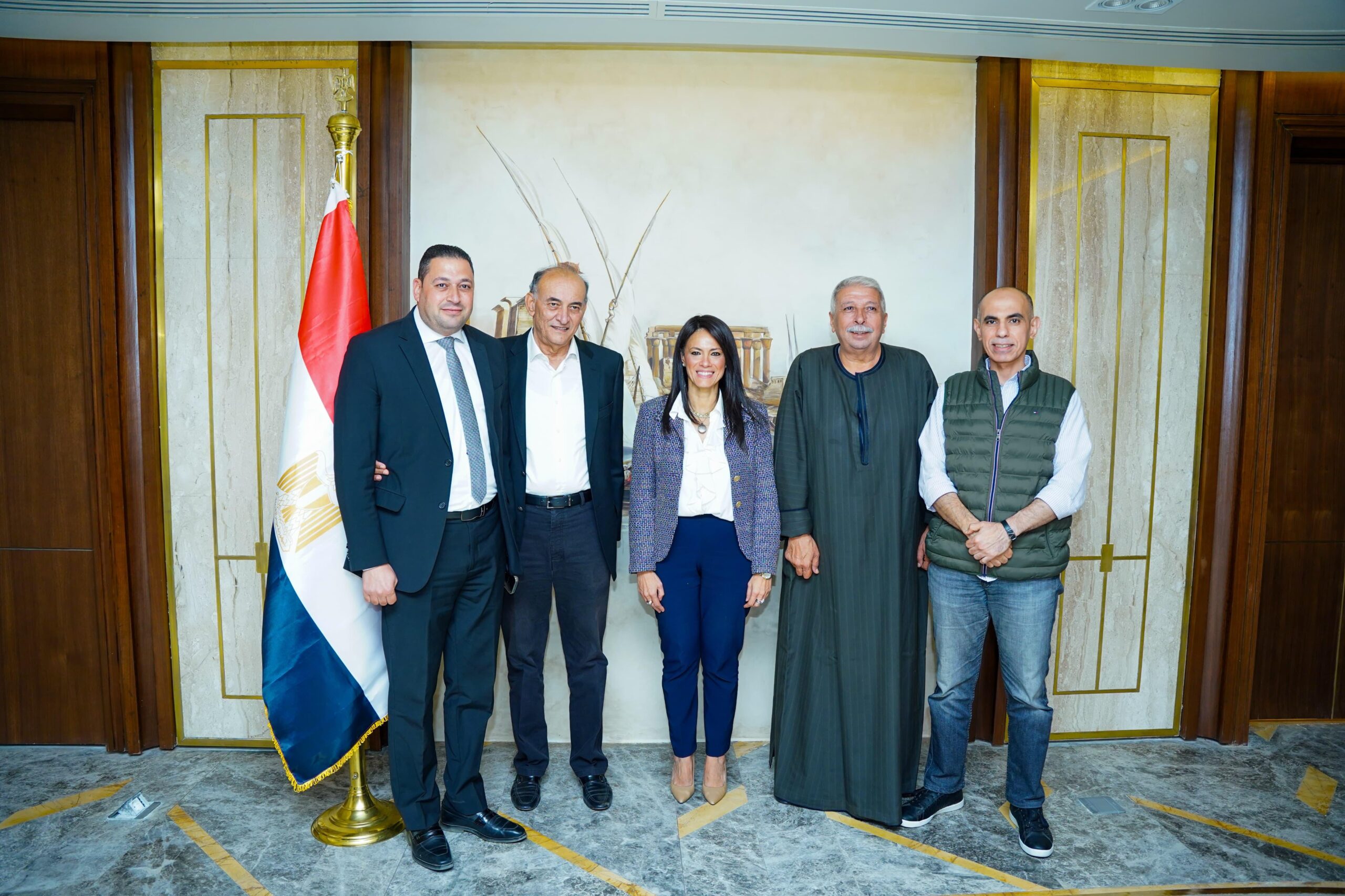 المشاط خلال لقاء اعضاء مجلسي النواب والشيوخ: نواجه”أزمات إقليمية وعالمية”