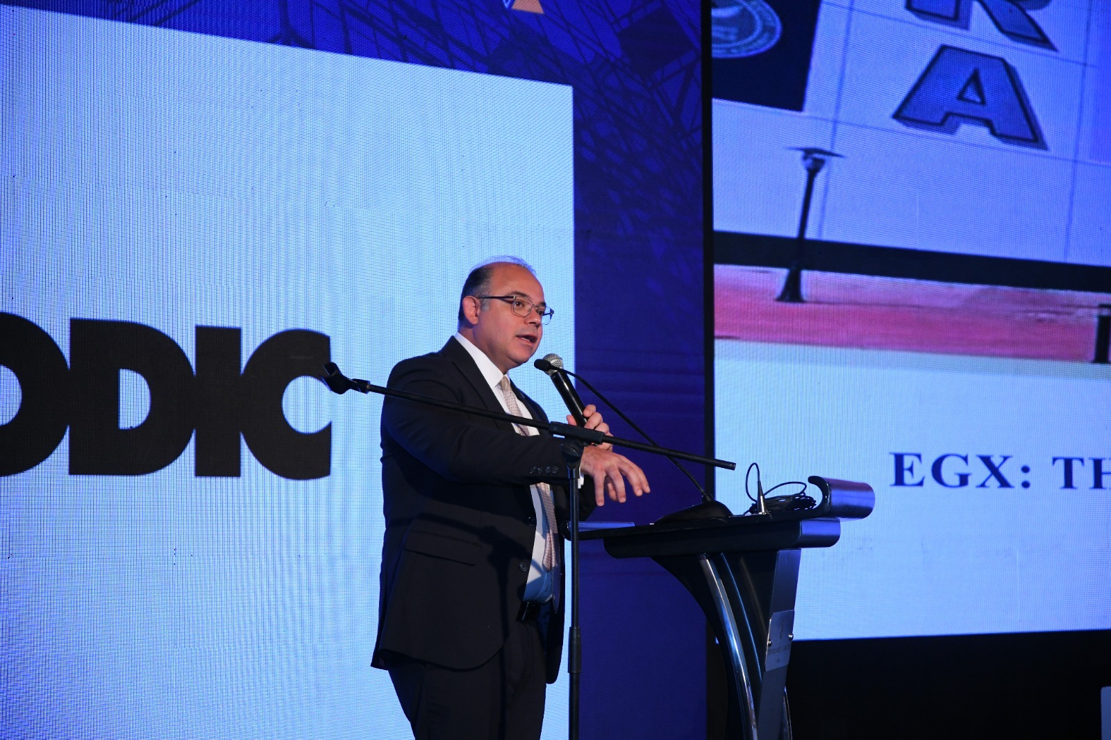 محمد فريد :  عدد الشركات العقارية المُدرجة  في البورصة  36 شركة برأس مال سوقي  263 مليار جنيه