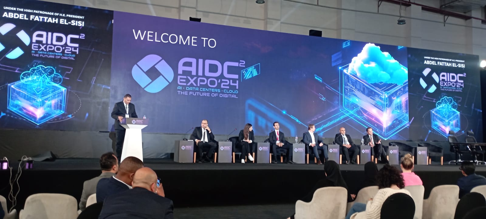 جلسة معضلة الطاقة وتشغيل مراكز البيانات: مؤتمر AIDC يستعرض مصادر الطاقة المستدامة لتشغيل مراكز البيانات