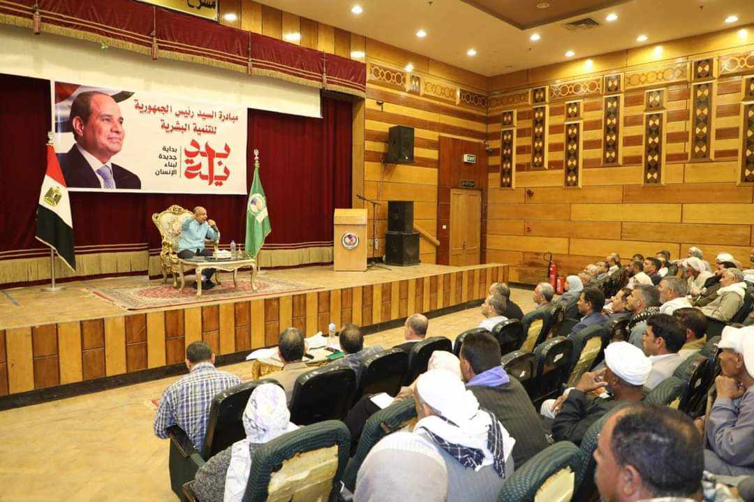 محافظ المنيا : الدولة ملتزمة بإيجاد حلول عملية لإنهاء ملف تقنيين أراضي الدولة