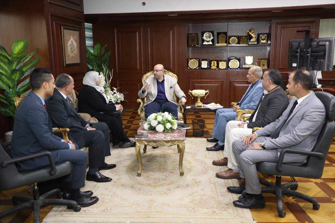 محافظ بني سويف يناقش إجراءات تنفيذ مشروع الميناء الجاف