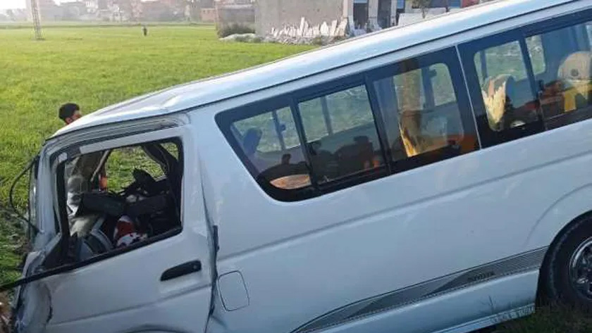 انقلاب ميكروباص في البحيرة يُسفر عن إصابة 7 أشخاص.. تفاصيل الكاملة