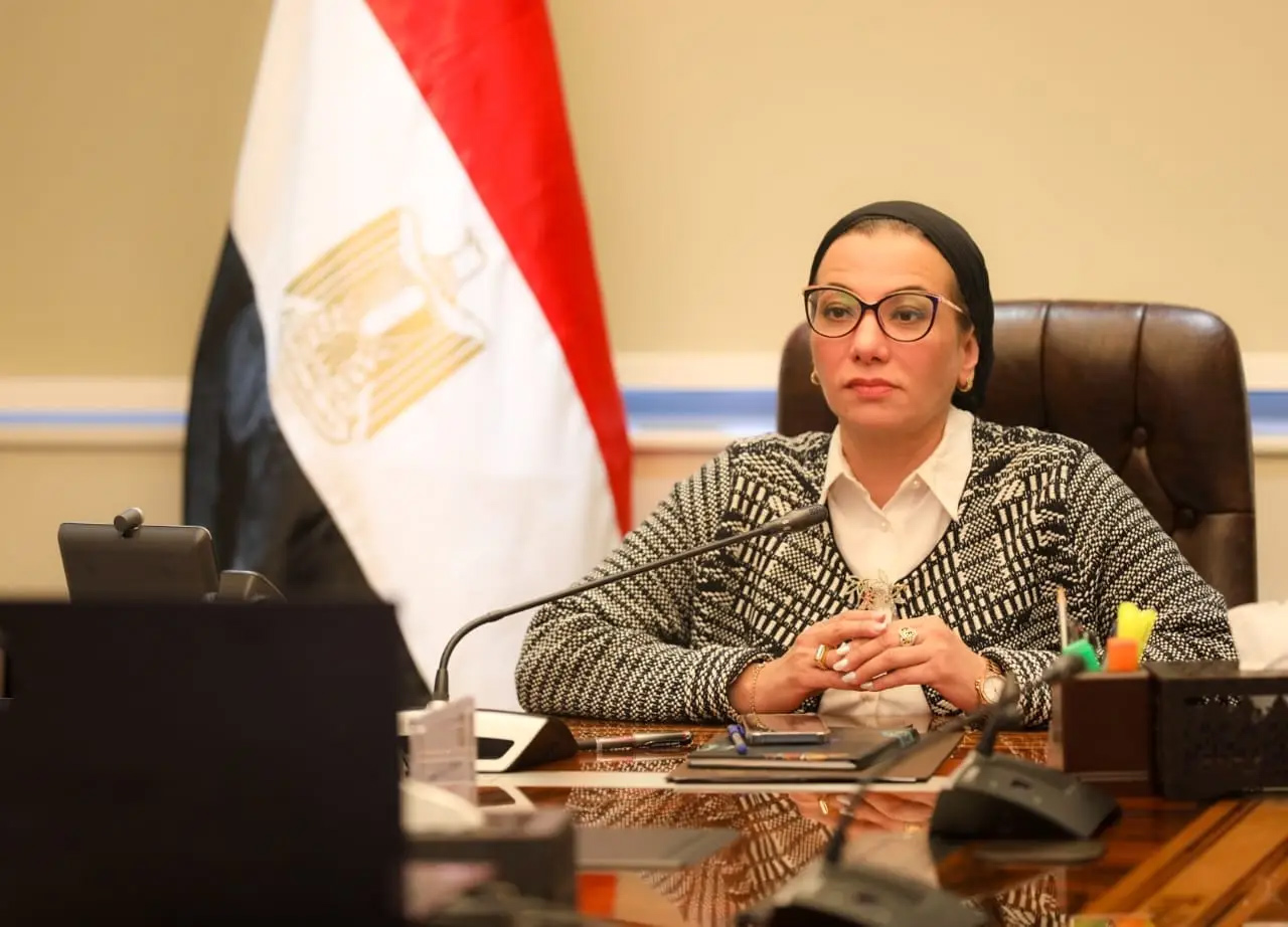 وزيرة البيئة تشهد توقيع مذكرة تفاهم بين جهاز تنظيم إدارة المخلفات و “مجموعة تدوير” الإماراتية