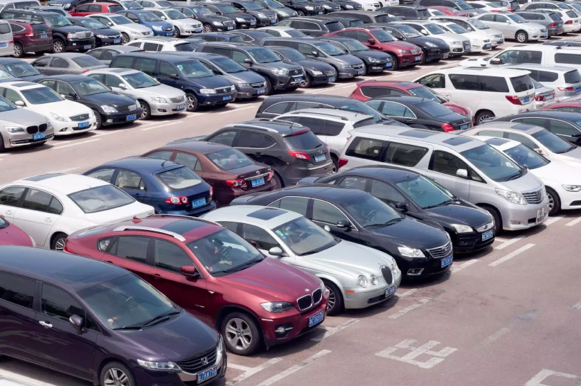 البقاء للوكيل الأقوى و«الصينى» يكسب.. أسعار السيارات «ترجع إلى الخلف»