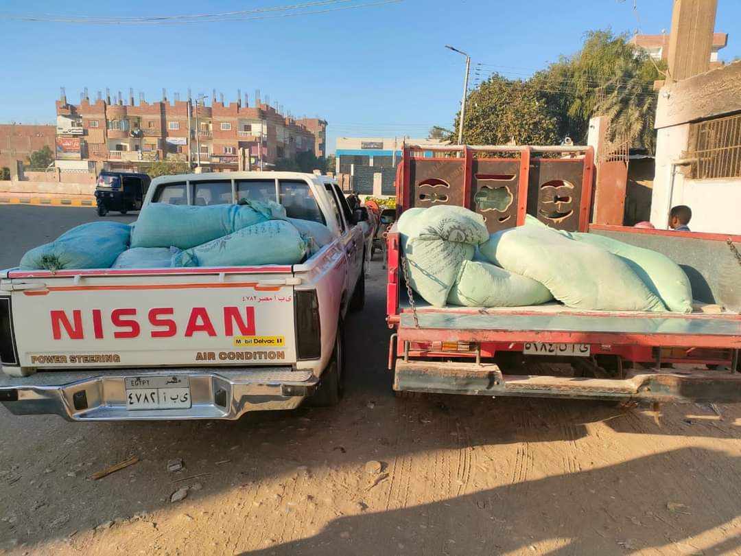 ضبط ١٨ شيكارة دقيق بلدي وتحرير٢٧٧ محضر متنوع داخل الأسواق بأسيوط