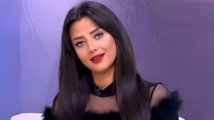 هل تعود إلى طليقها؟.. ابنة رضوى الشربيني تثير الجدل على مواقع التواصل