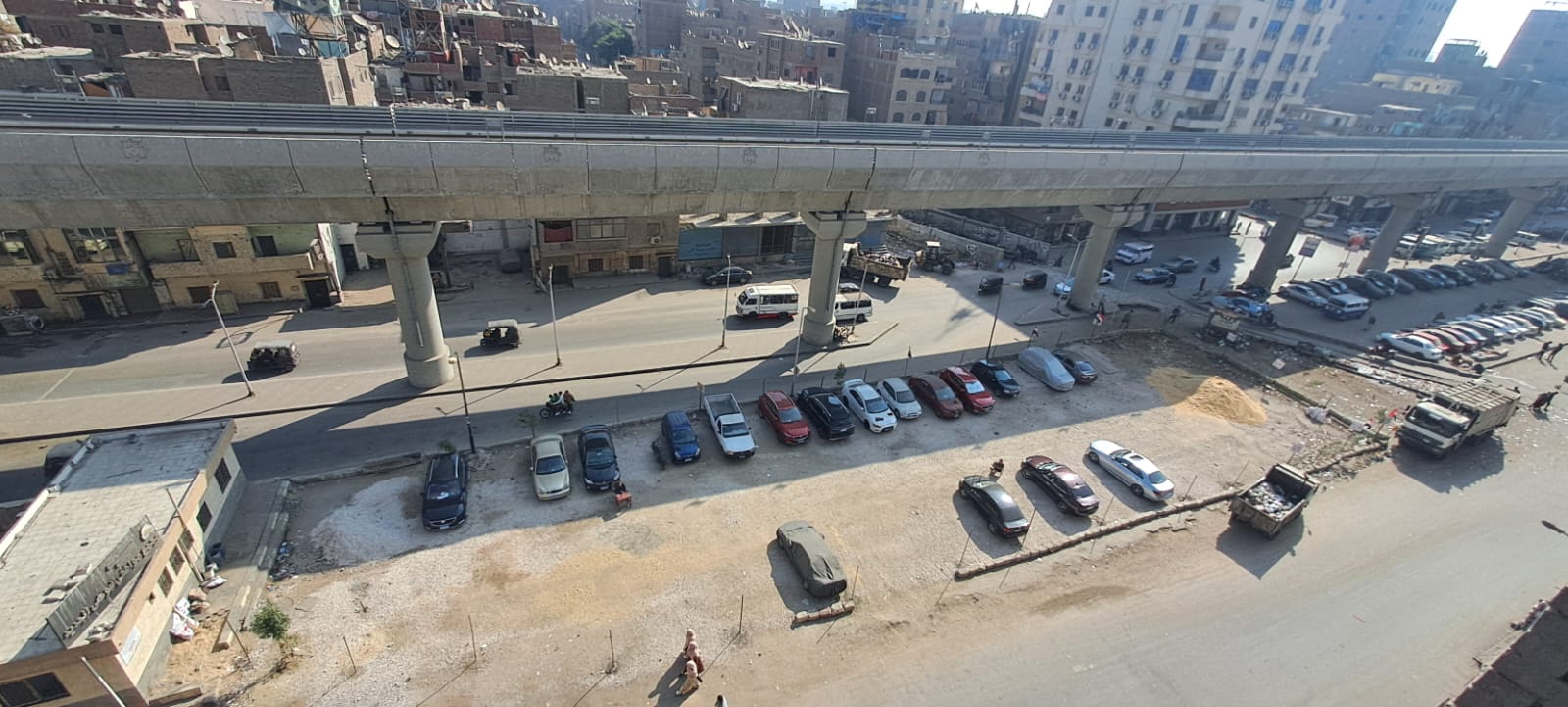 محافظ الجيزة: تحويل أرض موقف البوهي القديم لساحة انتظار سيارات لسكان المنطقة