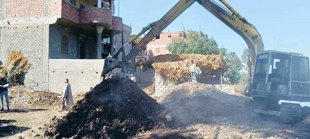 إزالة 15 حالة تعدي على أراضي أملاك دولة تابعة لحماية النيل والصرف الزراعي بمركز أسيوط