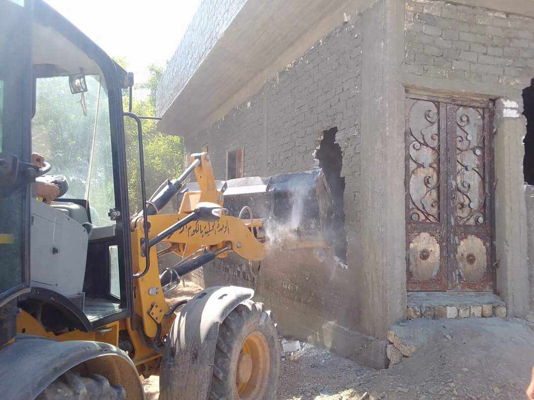 استرداد ١٤٧٣ فدان وإزالة ٤٣٠ حالة تعدي على الأراضي الزراعية بأسيوط