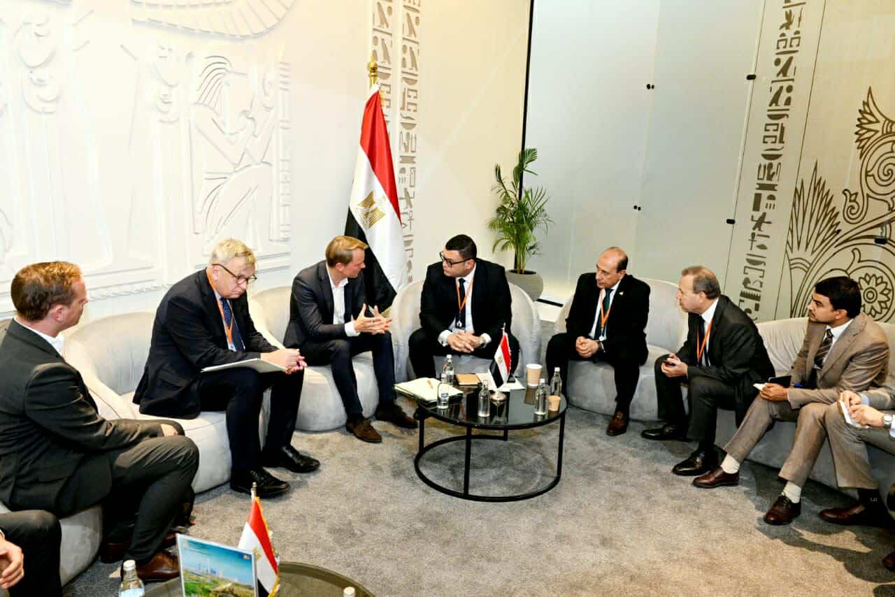 على هامش فعاليات اليوم الرابع للمنتدى الحضرى العالمى.. الشربيني يبحث مع وزير البيئة الألماني التعاون فى مجال المدن الخضراء المستدامة