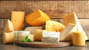 أسعار الألبان والجبن بالأسواق اليوم السبت