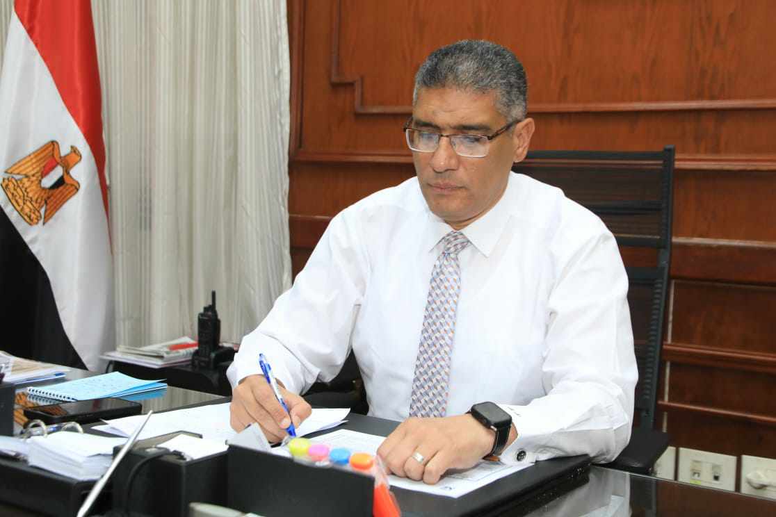 محافظ الجيزة يعتمد حركة تنقلات جديدة بالأحياء والمراكز