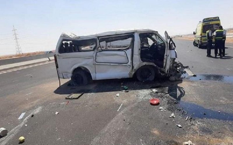 وفاة 6 أشخاص وإصـابة 9 آخرين في انـقلاب سيارة ميكروباص بالطريق الصحراوي الغربي بأسيوط