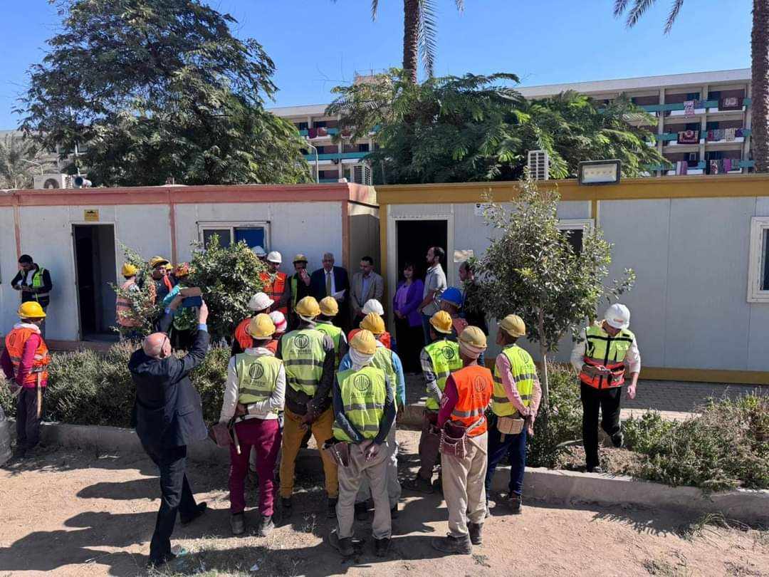 “ضمن مبادرة بداية”.. تنظيم حملة طبية للكشف على العمالة غير منتظمة بأسيوط