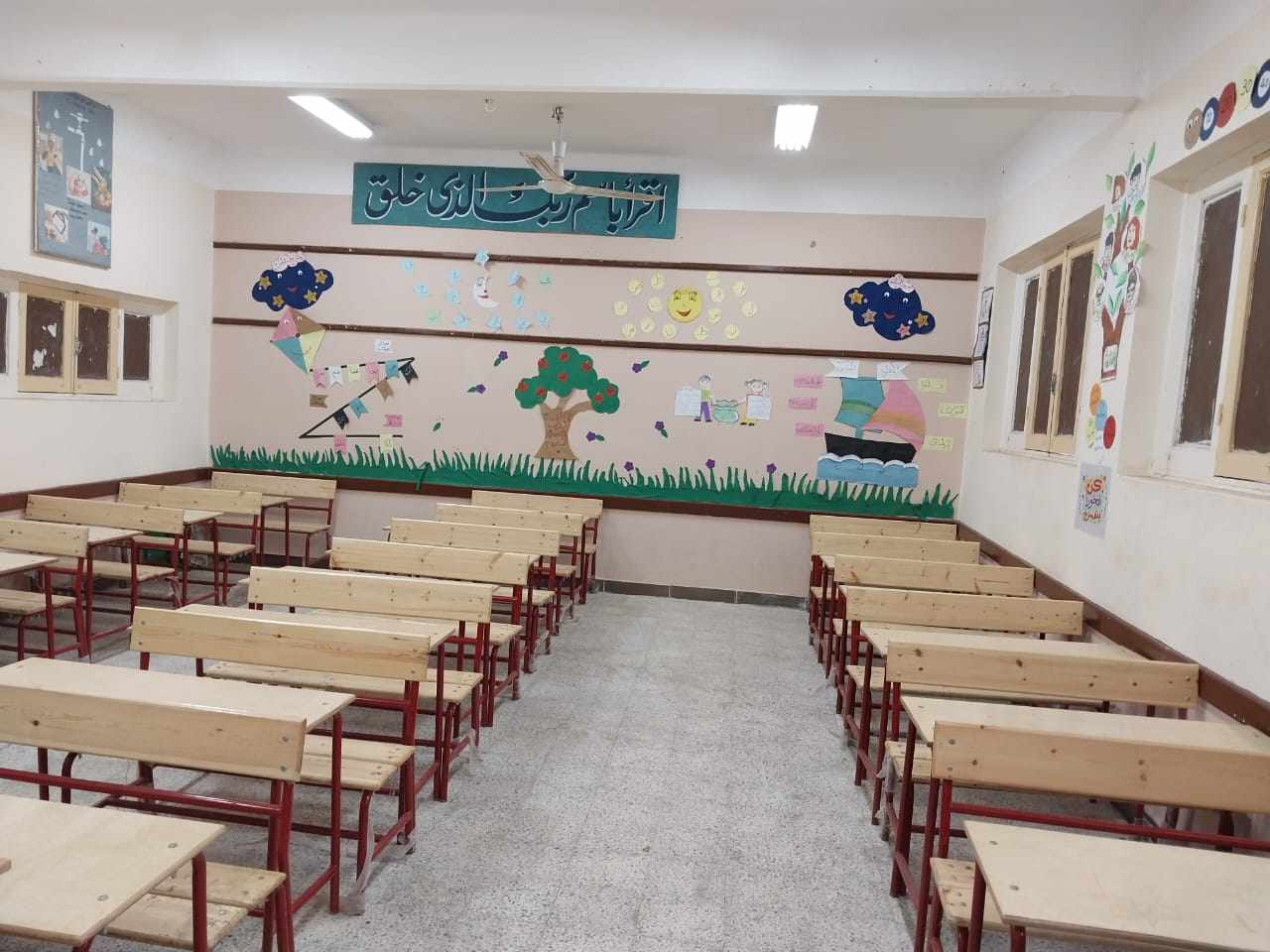 لتخفيف الكثافات الطلابية.. تسليم المقاعد المدرسية الجديدة للمدارس الأكثر احتياجا