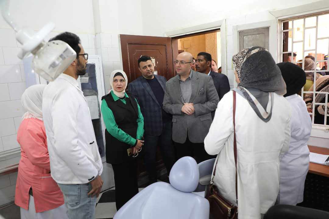 محافظ بني سويف يتفقد مستوى الخدمات في عدد من المنشآت العامة