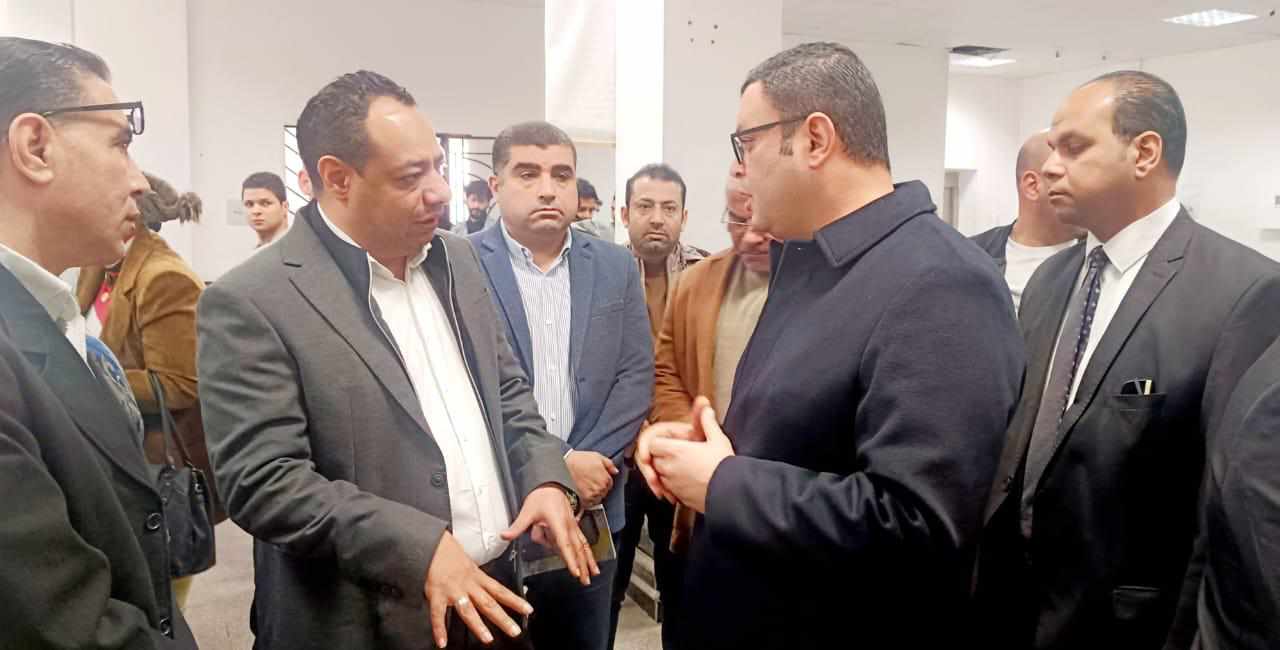 وزير الإسكان يقوم بزيارة مفاجئة صباح اليوم لمتابعة سير العمل بجهاز “6 أكتوبر”