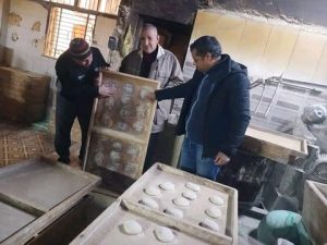 ضبط تاجر تمويني تصرف في سلع بدون حق وتحرير ٢١٩ محضر بأسواق أسيوط