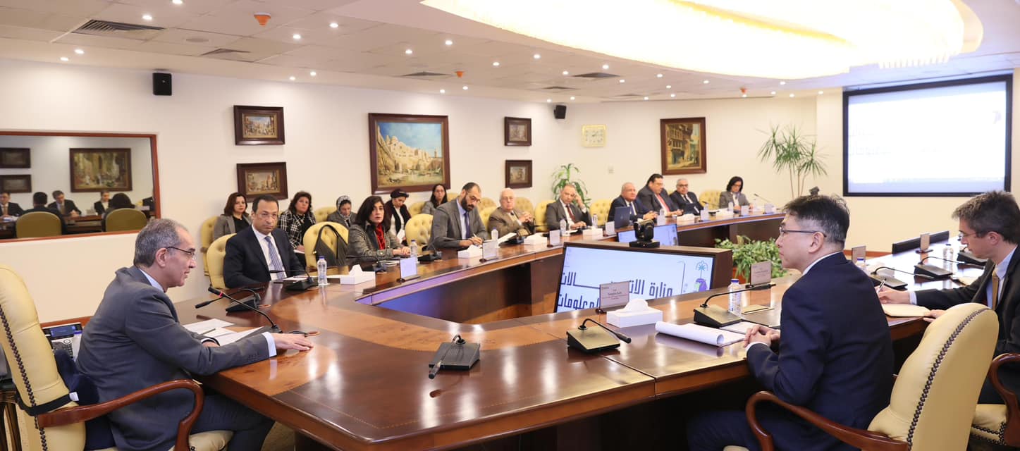 وزير الاتصالات: نعمل حاليا على اعداد قانون للذكاء الاصطناعى واخر لتبادل وتصنيف البيانات