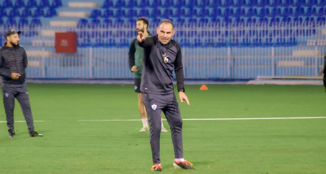 أحمد عيد يرحل عن غزل المحلة بعد الهزيمة من الزمالك برباعية