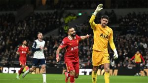 رابطة الدوري الانجليزي تجبر الحكام على تفسير قراراتهم أمام الجماهير