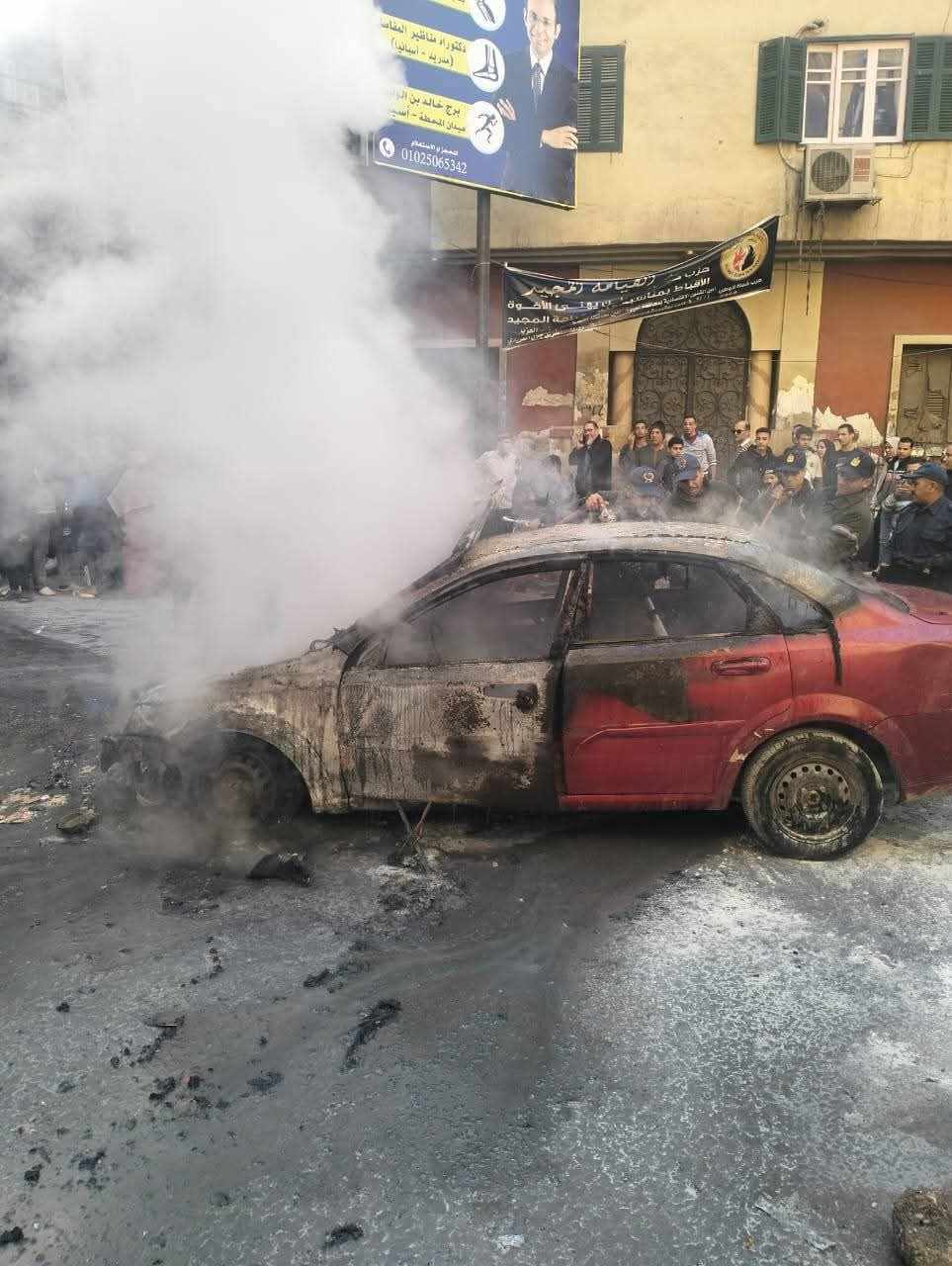 “السيارة تفحمت” اشتعال النيران إثر ماس كهربائي فى يسرى راغب بأسيوط