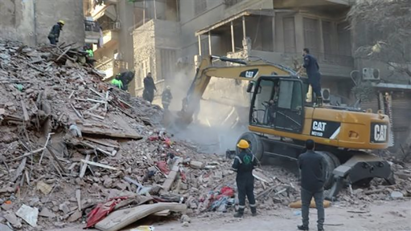 معاينة النيابة:عقار الوايلى المنهار يعود انشائه لعام 1961