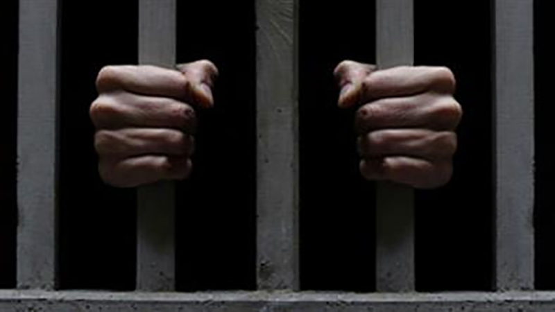 السجن 10سنوات ل3متهمين بسرقة طالب تحت تهديد السلاح فى السلام