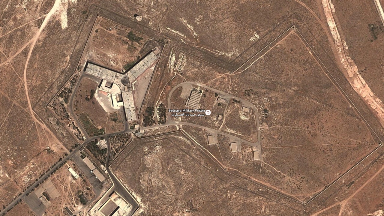 بعد اقتحام الفصائل المسلحة السورية له وتحرير المساجين.. كل ما تريد معرفته عن سجن “صيدنايا”