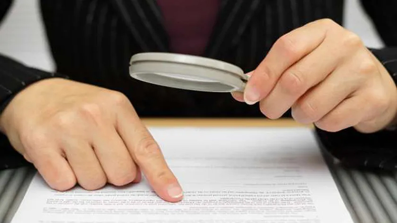 ضبط الدمياطى لتزوير المحررات الرسمية وبيانات بطاقة الرقم القومى