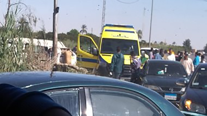 مصرع 4 أشخاص بينهم 3 من أسرة واحدة وإصابة 3 آخرين في حادث تصادم مروع بكفر الدوار