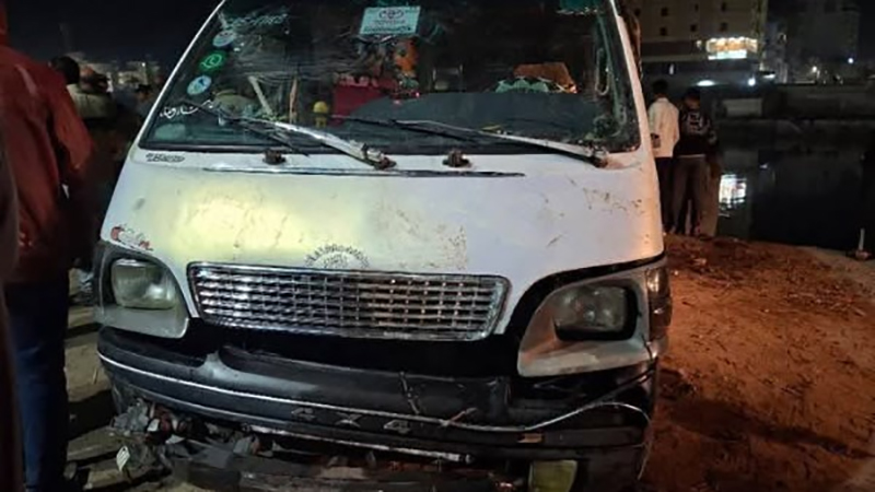 التحفظ على سائق ميكروباص حادث ترعة الإبراهيمية فى أسيوط وإحالته للنيابة